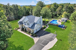 1 Fox Rd, Florida, NY 10921