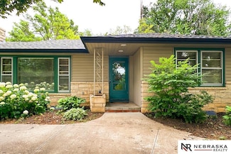 437 S 90th St, Omaha, NE 68114
