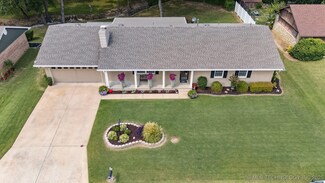 523 Ridgewood Dr, Pryor, OK 74361
