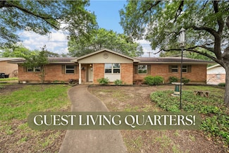 600 Wooded Crest Dr, Woodway, TX 76712