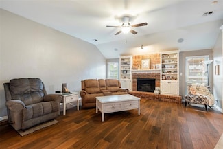 800 Glenwood Dr, Moore, OK 73160