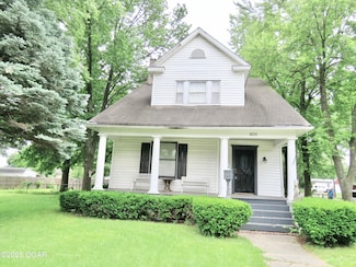 601 E Main St, Carterville, MO 64835