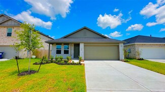 206 Amy St, Angleton, TX 77515