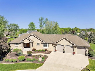 535 Leisgang Ct, Seymour, WI 54165