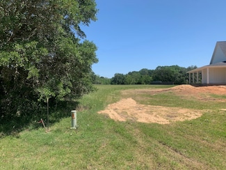 1031 Mill Rd, Angleton, TX 77515