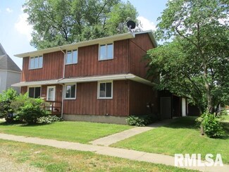 507 Market St, Henry, IL 61537