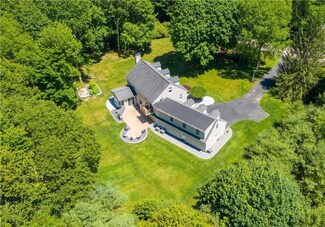 116 Mourning Dove Dr, Saunderstown, RI 02874