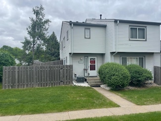 3422 Highlander Dr, Saint Paul, MN 55122