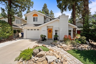 9938 N Canyon Creek Ln, Fresno, CA 93730