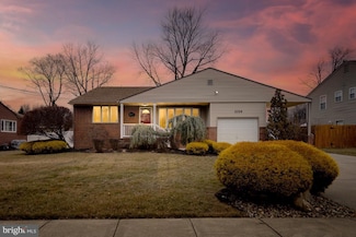 1014 E Tampa Ave, Cherry Hill, NJ 08034