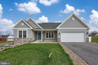 7 Rein Dr, Stevens, PA 17578