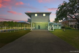 42 Magnolia Ave, Yankeetown, FL 34498