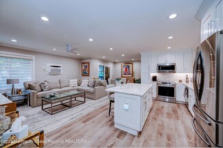 67 Overlook Way, Manalapan, NJ 07726