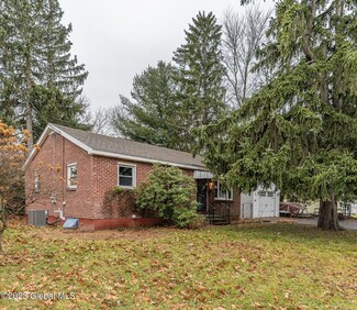 2934 Coniston Rd, Schenectady, NY 12304