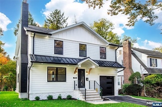 700 Ramapo Rd, Teaneck, NJ 07666