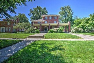 919 W William St, Decatur, IL 62522