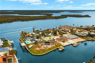 675 Randy Ln, Fort Myers Beach, FL 33931