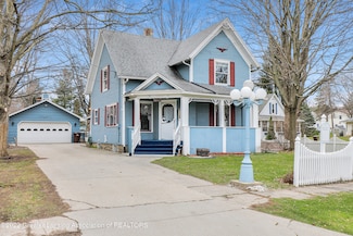 211 E Jefferson St, Dewitt, MI 48820