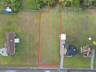 0 Tinkler Unit 31371958, Anahuac, TX 77514