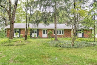 11484 Willow Hill Dr, Chesterland, OH 44026