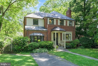 5811 Augusta Ln, Bethesda, MD 20816