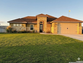 1704 Vista View Dr, Pleasanton, TX 78064