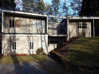 24 Valley Rd, Hanover, NH 03755