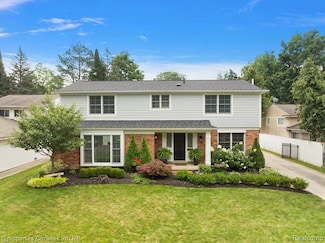 1345 Fairway Dr, Birmingham, MI 48009