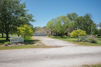 1362 Meadowview Ln, Diamond, MO 64840
