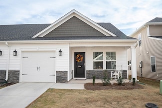 524 Winding Meadow Ln, Greenville, SC 29607