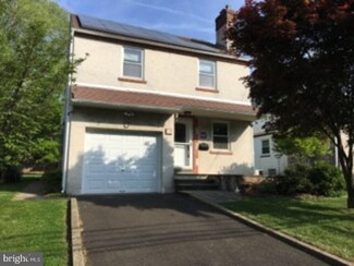 907 E Mermaid Ln, Glenside, PA 19038