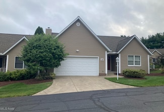 295 Oak Grove Ln, Tallmadge, OH 44278