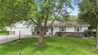 12626 Lynnbrook Rd, Fort Wayne, IN 46845