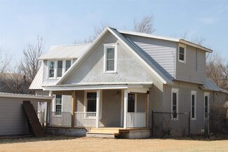 222 SE 3rd St, Laverne, OK 73848