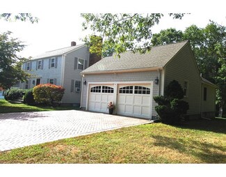 21 Thatcher St, South Dartmouth, MA 02748