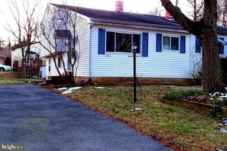 2942 Thunderhead Rd, Abington, PA 19001
