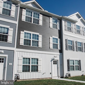 74 Brookside Ave, Hanover, PA 17331