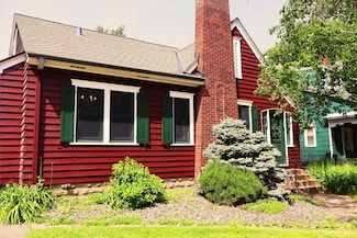 145 Robie St W, Saint Paul, MN 55107