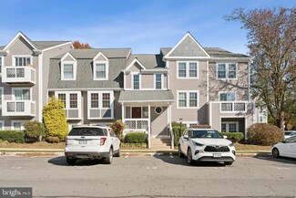 12896A Grays Pointe Rd, Fairfax, VA 22033