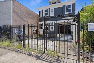 845 Isabella St, Oakland, CA 94607