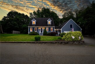 14 Evie Dr, Warren, RI 02885