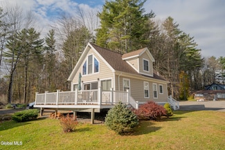 126 Lakeview Ln, Mayfield, NY 12117
