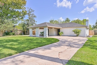 301 Brandywyne Dr, Friendswood, TX 77546