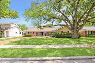 7811 Skyline Dr, Houston, TX 77063