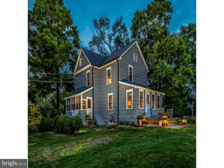 39 Warsaw Rd, Frenchtown, NJ 08825