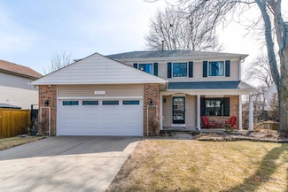 311 Abbey Ln, Vernon Hills, IL 60061