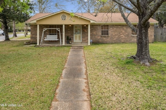 268 Mccool St, Ocean Springs, MS 39564