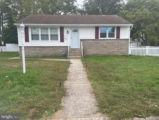 11 Park Ave, Pennsville, NJ 08070