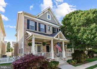 17581 Marbury St, Round Hill, VA 20141