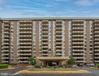 1808 Old Meadow Rd Unit 507, McLean, VA 22102